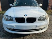 Gebraucht BMW 116 120 PS (88 kW) 2009 Weiß Kleinwagen
