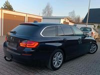 Gebraucht BMW 530 258 PS (189 kW) 2013 Blau Kombi
