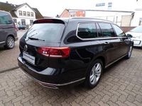 Gebraucht VW Passat Elegance 150 PS (110 kW) 2024 Deep black perleffekt (schwarz) Kombi