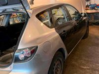 Usata Mazda 3 105 CV (77 kW) 2007 Argento Berlina