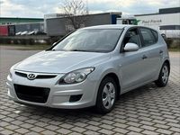 Gebraucht Hyundai i30 109 PS (80 kW) 2010 Grau Limousine