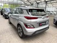 Gebraucht Hyundai Kona Select 100 kW (136 PS) 2022 Silber SUV