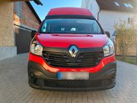 Gebraucht Renault Trafic 140 PS (102 kW) 2016 Rot Van / Kleinbus