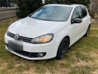Gebraucht VW Golf VI 86 PS (63 kW) 2011 Weiß Kleinwagen