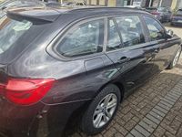 Gebraucht BMW 320 Advantage 184 PS (135 kW) 2019 Black sapphire (metallic) Kombi