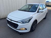 Gebraucht Hyundai i20 Classic 75 PS (55 kW) 2015 Weiß Kleinwagen