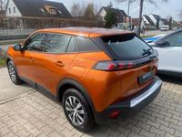 Gebraucht Peugeot e-2008 Active 100 kW (136 PS) 2023 Orange SUV