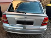 Second-hand Opel Astra 101 CP (74 kW) 2000 Argintiu Berlinǎ