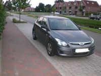 Gebraucht Hyundai i30 Comfort 148 PS (108 kW) 2010 Grau metallic Limousine