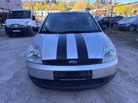 Gebraucht Ford Fiesta Ambiente 60 PS (44 kW) 2002 Polarsilber metallic Kleinwagen