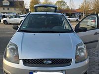 Gebraucht Ford Fiesta 59 PS (43 kW) 2007 Silber Kleinwagen