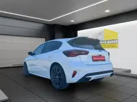 Używany Ford Focus ST 280 KM (205 kW) 2022 Biały Sedan/Limuzyna