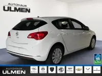 Gebraucht Opel Astra Selection 116 PS (85 kW) 2015 Weiss Limousine
