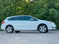 Gebraucht Opel Astra 140 PS (102 kW) 2012 Weiß Kombi