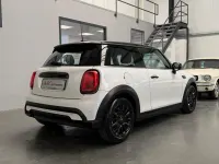 Gebraucht Mini Cooper Classic 136 PS (100 kW) 2023 Weiß Kleinwagen