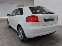 Gebraucht Audi A3 Attraction 102 PS (75 kW) 2010 Weiß Kleinwagen