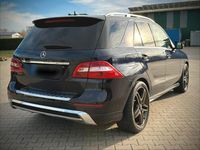 Gebraucht Mercedes ML350 258 PS (189 kW) 2012 Blau SUV