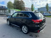 Gebraucht Mitsubishi Outlander P-HEV Top 121 PS (88 kW) 2016 Schwarz SUV