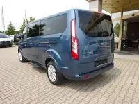 Gebraucht Ford Tourneo Titanium 185 PS (136 kW) 2021 Chromablau metallic Van / Kleinbus