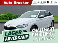Neu Skoda Scala Essence 116 PS (85 kW) 2025 Weiss Kleinwagen