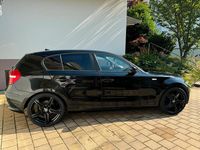 Gebraucht BMW 116 122 PS (89 kW) 2010 Schwarz Kleinwagen