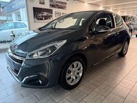 Gebraucht Peugeot 208 Active 82 PS (60 kW) 2017 Grau Kleinwagen