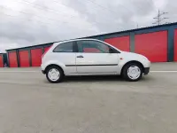 Gebraucht Ford Fiesta 59 PS (43 kW) 2002 Silber Kleinwagen