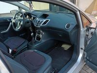 Gebraucht Ford Fiesta 82 PS (60 kW) 2012 Silber Kleinwagen