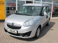 Gebraucht Opel Combo Edition 95 PS (69 kW) 2016 Silber Van / Kleinbus