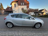 Gebraucht Opel Astra 101 PS (74 kW) 2010 Silber Limousine