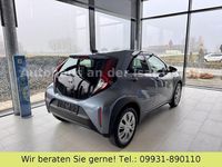 Neu Toyota Aygo X 72 PS (52 kW) 2025 Grau SUV