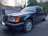 Gebraucht Mercedes E230 136 PS (100 kW) 1992 Schwarz Limousine