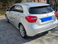 Gebraucht Mercedes A180 122 PS (89 kW) 2015 Silber Limousine