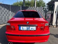 Gebraucht BMW 318 143 PS (105 kW) 2004 Rot Limousine