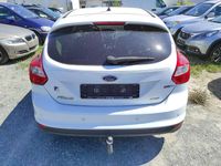 Gebraucht Ford Focus 125 PS (91 kW) 2013 Frostweiß Kleinwagen