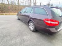 Gebraucht Mercedes E220 170 PS (125 kW) 2010 Violet Kombi