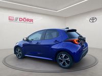 Neu Toyota Yaris Hybrid Comfort 116 PS (85 kW) 2025 Juniper blue metallic Kleinwagen