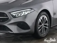 Gebraucht Mercedes A180 Progressive 136 PS (100 kW) 2025 Mountaingrau Limousine