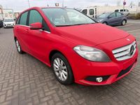 Gebraucht Mercedes B180 122 PS (89 kW) 2014 Rot Van / Kleinbus