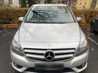 Używany Mercedes B200 156 KM (114 kW) 2012 Srebrny Minivan