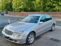 Gebraucht Mercedes E240 Classic 177 PS (130 kW) 2003 Silber Limousine