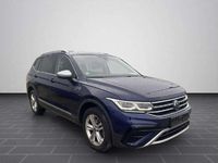Gebraucht VW Tiguan Allspace Elegance 150 PS (110 kW) 2023 Atlantic blue metallic (metallic) SUV