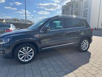 Gebraucht VW Tiguan LOUNGE 125 PS (91 kW) 2015 Grau SUV