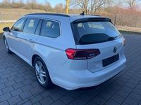 Gebraucht VW Passat Business 150 PS (110 kW) 2022 Weiß Kombi