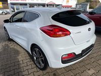 Gebraucht Kia Ceed Spirit 135 PS (99 kW) 2017 Weiß Kleinwagen