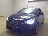Używany Kia Rio 120 KM (88 kW) 2023 Czarny Sedan/Limuzyna