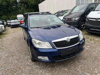 Gebraucht Skoda Octavia Ambiente 105 PS (77 kW) 2011 Blau Limousine