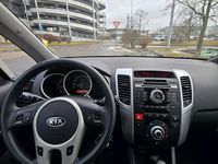 Gebraucht Kia Venga 125 PS (91 kW) 2010 Gold Kleinwagen