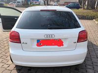 Gebraucht Audi A3 102 PS (75 kW) 2010 Weiß Kleinwagen