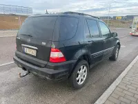 Używany Mercedes ML500 292 KM (214 kW) 2002 Czarny SUV